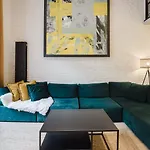 Luxury 2 Story Apartment Near Passeig De Gracia